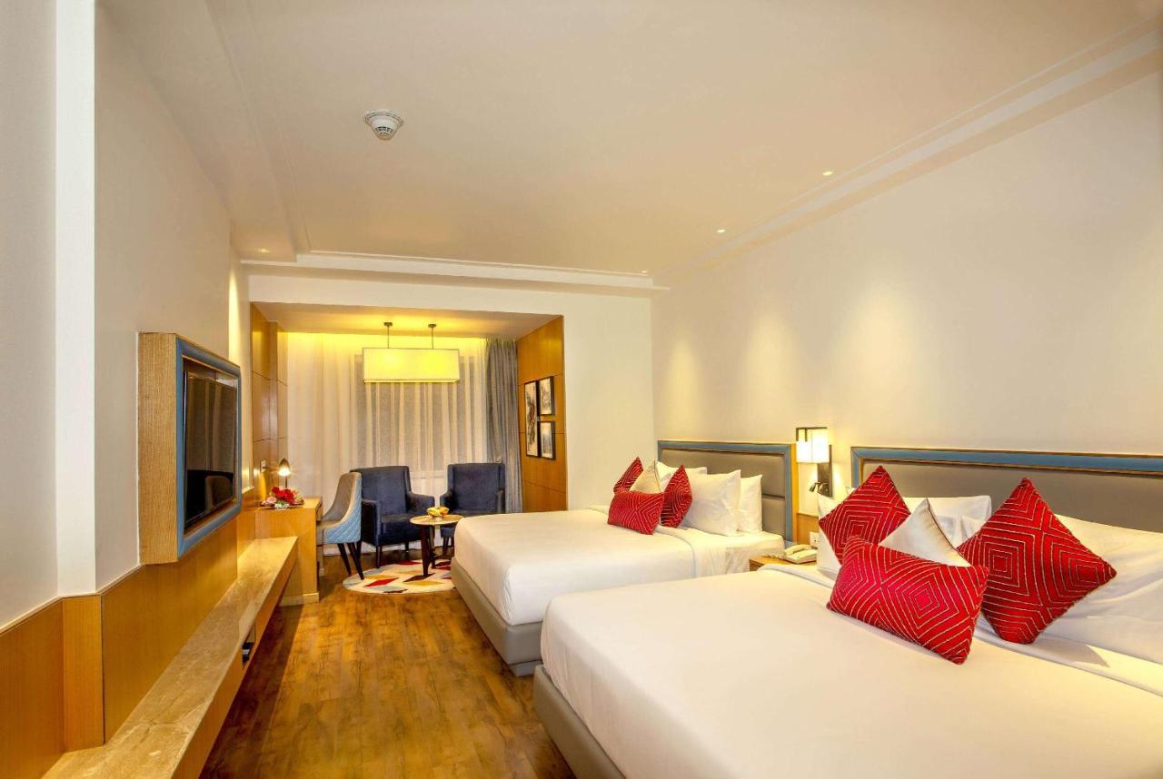 Ramada By Wyndham Katra Station Road Ξενοδοχείο Εξωτερικό φωτογραφία